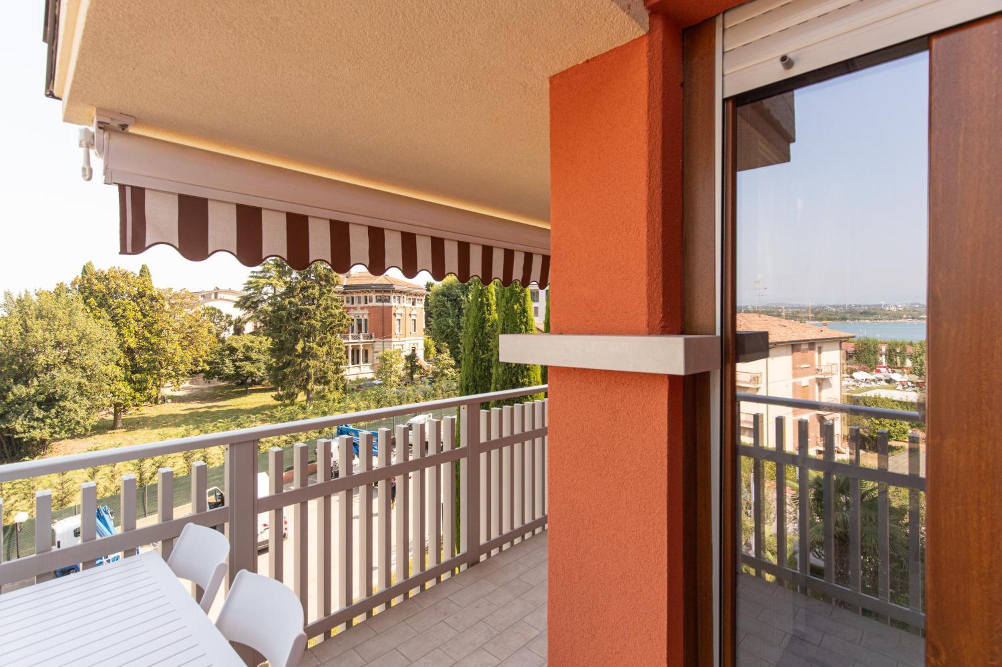 Prestige Garda Home - Ai Cappuccini Песк'єра-дель-Гарда Екстер'єр фото
